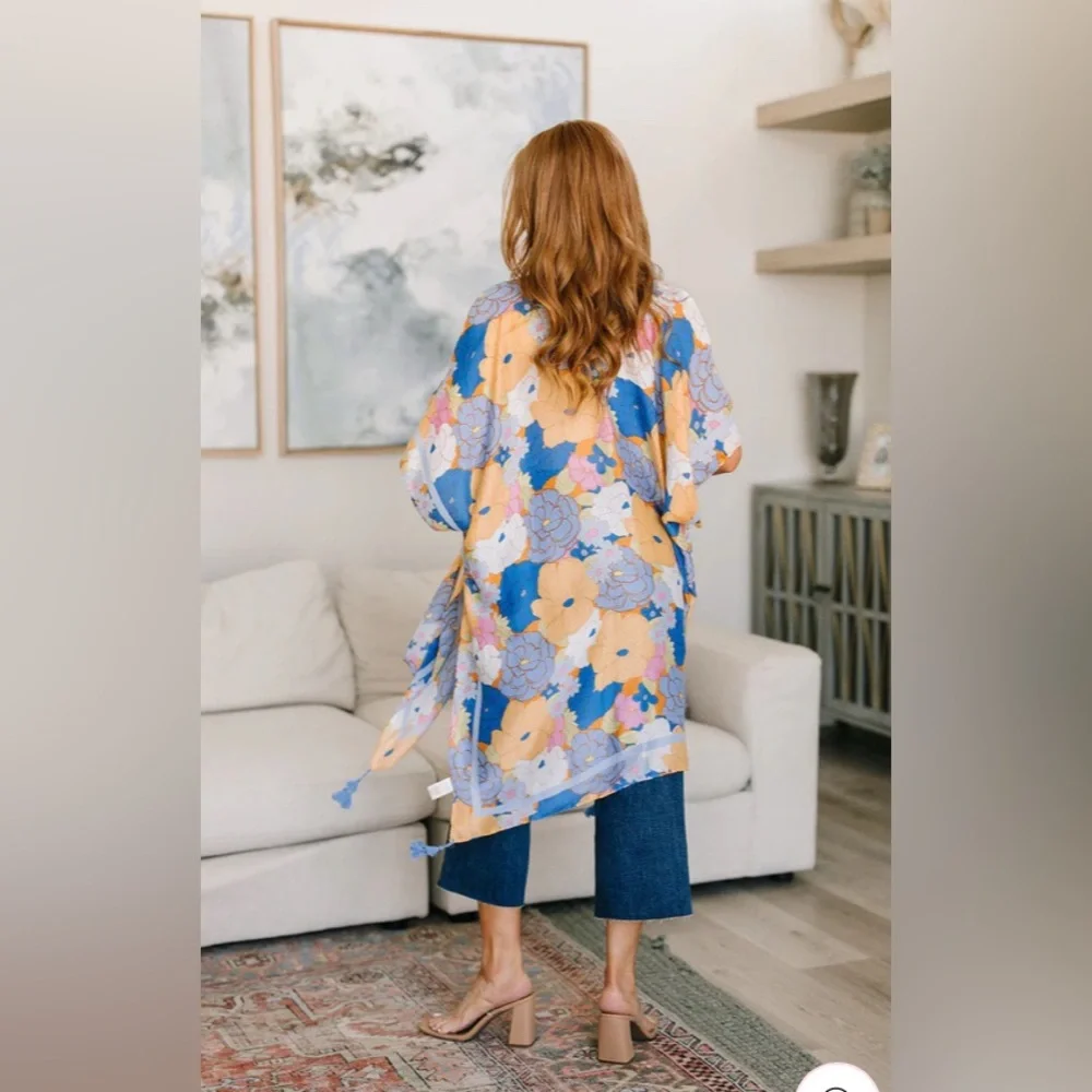 ⭐️New DO EVERYTHING IN LOVE
Floral Print Kimono - Picture 3 of 15